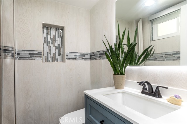 2750 San Carlos Lane, Costa Mesa CA: https://media.crmls.org/medias/1c668bd8-6465-4b38-9c23-e283f7334743.jpg