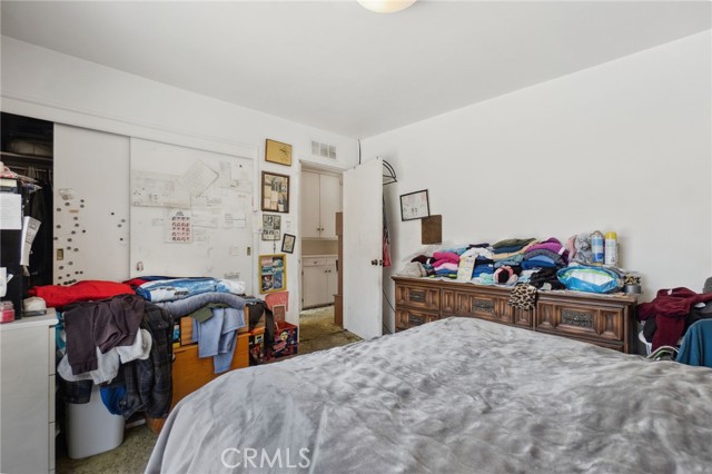 319 E Deodar Street, Ontario CA: https://media.crmls.org/medias/1c670f95-1a53-45ac-a117-5c5972c0b62a.jpg