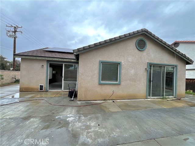 Detail Gallery Image 3 of 8 For 1110 Broadway Ln, Hemet,  CA 92545 - 3 Beds | 2 Baths