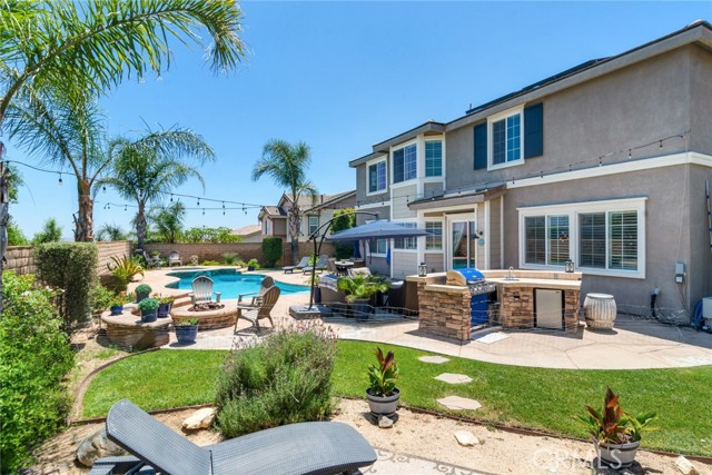 4765 Falconview Court, Fontana CA: https://media.crmls.org/medias/1c683a90-bcf3-41e3-92a7-52cec8169930.jpg