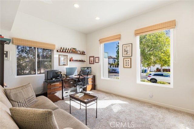 Detail Gallery Image 27 of 48 For 4921 Rupert Ave, Encino,  CA 91316 - 4 Beds | 3 Baths