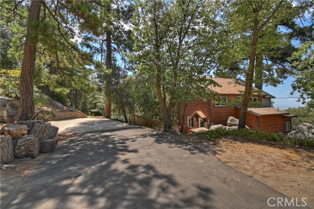 Detail Gallery Image 14 of 17 For 25515 True, Twin Peaks,  CA 92391 - 2 Beds | 2 Baths