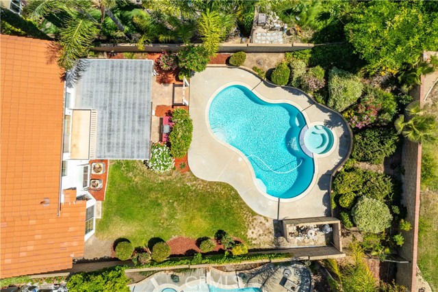 28852 Woodside Drive, Saugus CA: https://media.crmls.org/medias/1c68e752-daf4-4d5b-a663-a8e38f0063a0.jpg