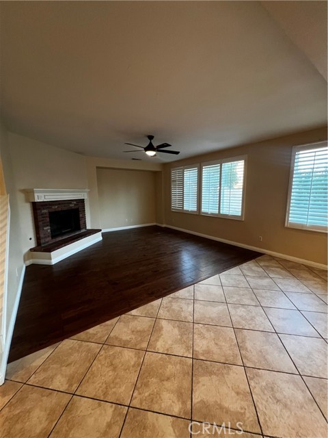 7090 Cottage Grove Drive, Eastvale CA: https://media.crmls.org/medias/1c697d0e-e721-4e71-8636-34446ddd2647.jpg