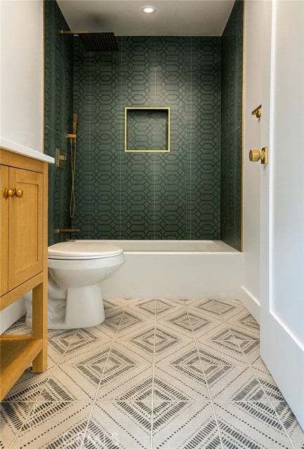 Detail Gallery Image 3 of 26 For 6150 Strickland Ave, Los Angeles,  CA 90042 - 3 Beds | 2 Baths