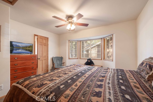 Detail Gallery Image 14 of 29 For 817 E Barker, Big Bear City,  CA 92314 - 3 Beds | 2 Baths