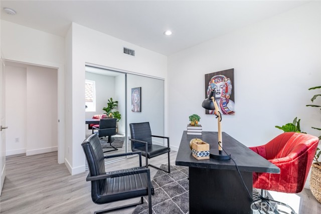 Detail Gallery Image 20 of 33 For 9117 N Nilo Ln, Panorama City,  CA 91402 - 4 Beds | 3/1 Baths