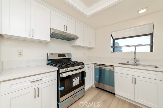 2038 S Bon View Avenue, Ontario CA: https://media.crmls.org/medias/1c6a56aa-e133-476d-b584-92b71814dd7d.jpg