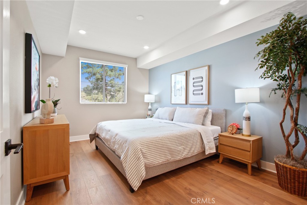 MLS #SB25274863 image #2