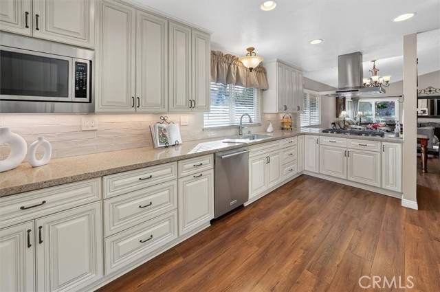 Detail Gallery Image 24 of 46 For 22948 Magnolia Glen, Valencia,  CA 91354 - 4 Beds | 2 Baths