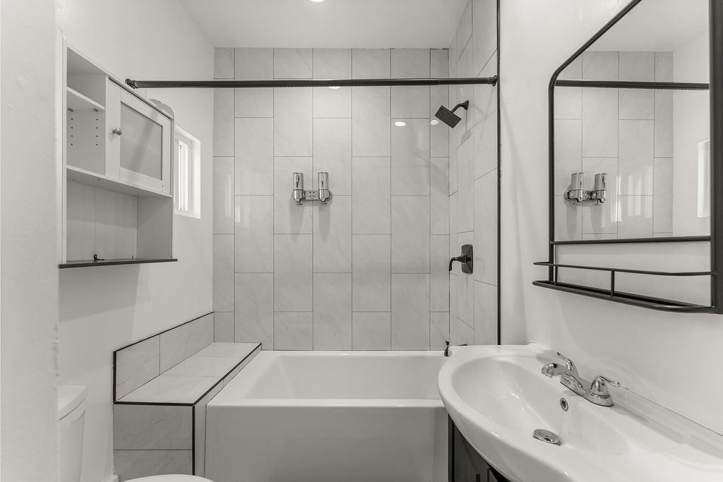 Detail Gallery Image 25 of 35 For 226 W 6th St, Long Beach,  CA 90802 - 2 Beds | 1 Baths