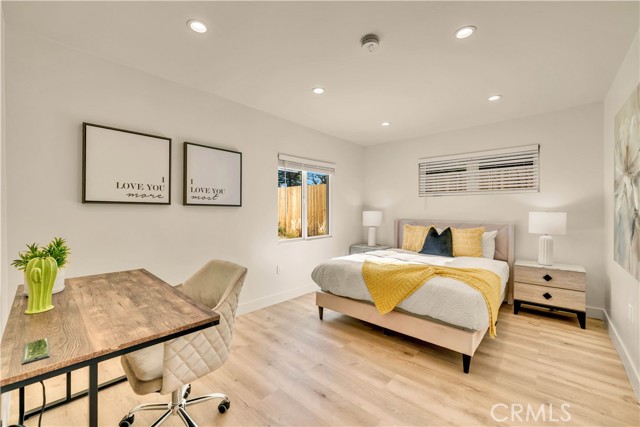 6 Bed Home for Sale in Van Nuys, California