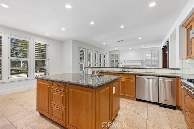 Detail Gallery Image 8 of 25 For 17 Colonial, Newport Beach,  CA 92660 - 5 Beds | 4/1 Baths