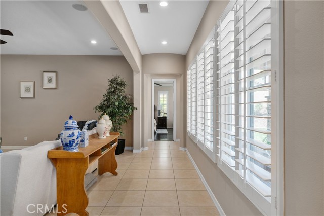 8416 Sunset Rose Drive, Corona CA: https://media.crmls.org/medias/1c6c4578-37c7-432c-b045-2615c5986b29.jpg