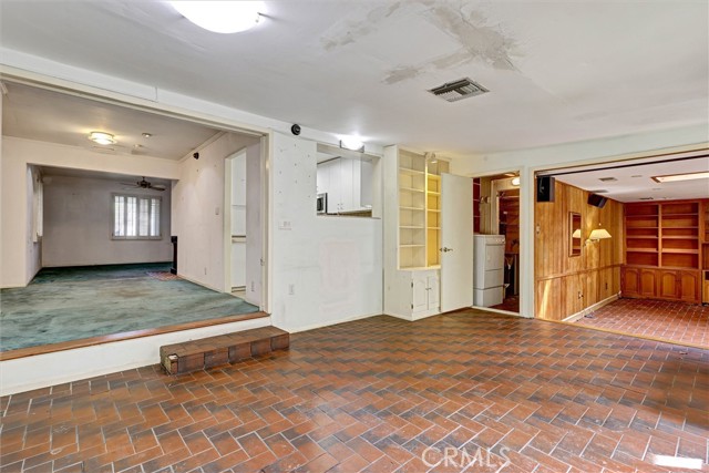 Image 9 of 32 For 3035 Malcolm