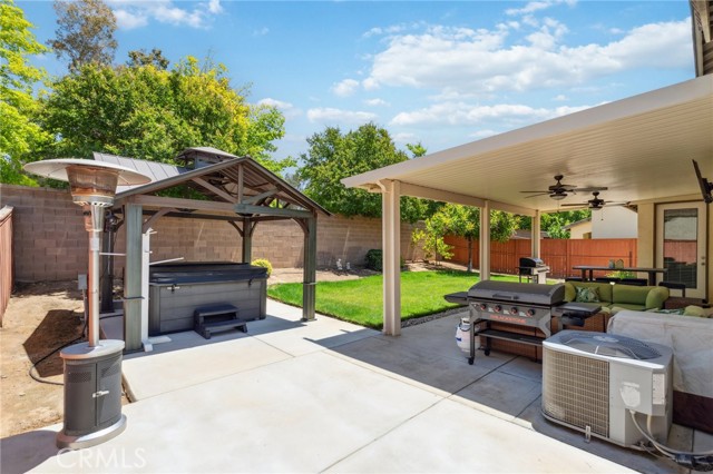 1697 Whiteash Avenue, Clovis CA: https://media.crmls.org/medias/1c6cdbc8-8a75-4abf-b5d2-d41bcbc3af37.jpg