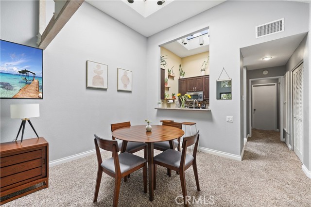 Detail Gallery Image 10 of 23 For 5744 E Creekside Ave #58,  Orange,  CA 92869 - 1 Beds | 1 Baths