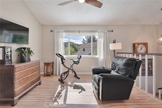 Detail Gallery Image 29 of 59 For 29857 Wistaria Valley, Canyon Country,  CA 91387 - 3 Beds | 3 Baths