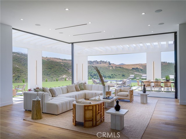 Detail Gallery Image 19 of 73 For 2681 Country Ridge Rd, Calabasas,  CA 91302 - 7 Beds | 9 Baths
