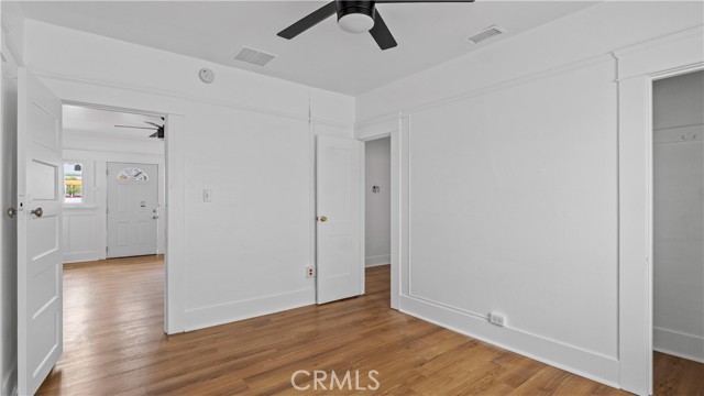 4095 Albatross Street, San Diego CA: https://media.crmls.org/medias/1c6f6161-735d-443a-b169-d8fd6e793d4a.jpg