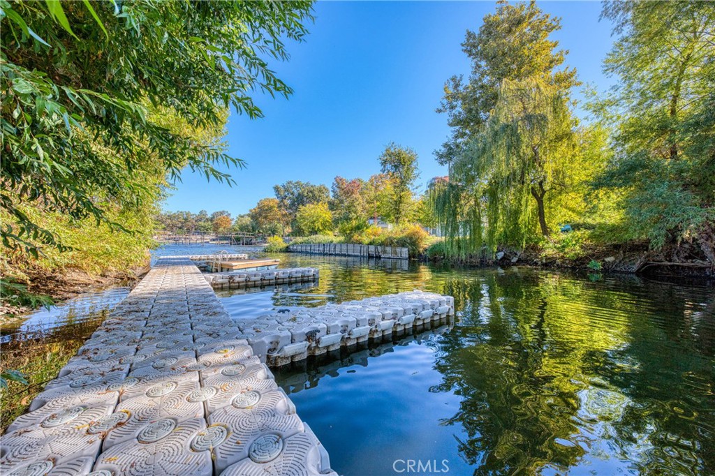 https://media.crmls.org/medias/1c6fe727-273b-4e0c-bce1-c72fc7df69a2.jpg?preset=X-Large