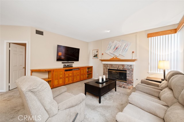 Detail Gallery Image 27 of 73 For 3111 Andazola Ct, Lakewood,  CA 90712 - 4 Beds | 3/1 Baths