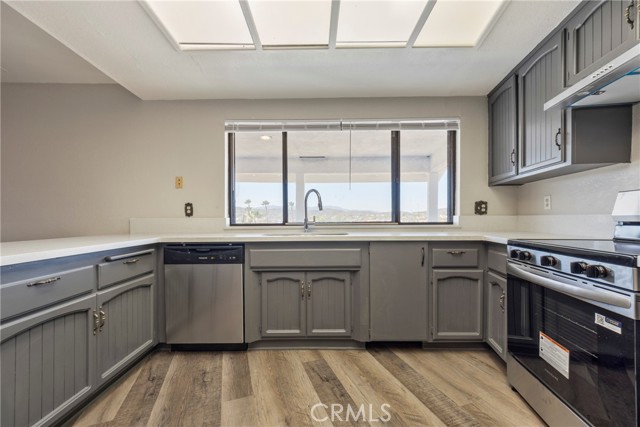 Detail Gallery Image 16 of 73 For 29611 Bonanza, Canyon Lake,  CA 92587 - 5 Beds | 4 Baths