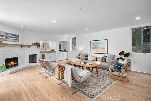 2209 Valley Drive, Manhattan Beach, California 90266, 4 Bedrooms Bedrooms, ,2 BathroomsBathrooms,Residential,Sold,Valley,SB22159548