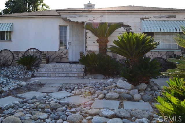 2121 N Pass Avenue, Burbank CA: https://media.crmls.org/medias/1c7050db-4b3f-4690-a08e-27133100e825.jpg