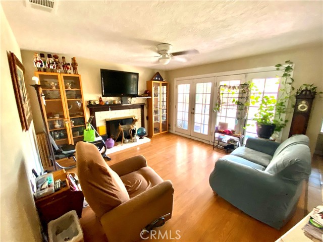 526 W Avenue J5, Lancaster CA: https://media.crmls.org/medias/1c705ec7-ecd0-4eee-ac39-e114294fead5.jpg