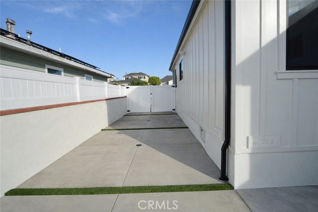 Detail Gallery Image 13 of 52 For 1307 Greenwood Ave, Torrance,  CA 90503 - 6 Beds | 5/1 Baths