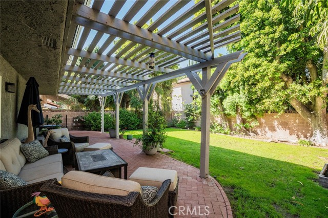 Detail Gallery Image 28 of 30 For 6321 Balcom Ave, Encino,  CA 91316 - 4 Beds | 2/1 Baths