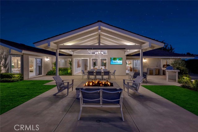 Detail Gallery Image 31 of 35 For 1016 Castlegate Ln, North Tustin,  CA 92705 - 5 Beds | 3/1 Baths