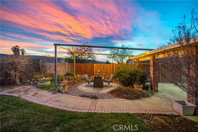 Detail Gallery Image 11 of 63 For 5542 Columbia Way, Lancaster,  CA 93536 - 4 Beds | 2/1 Baths