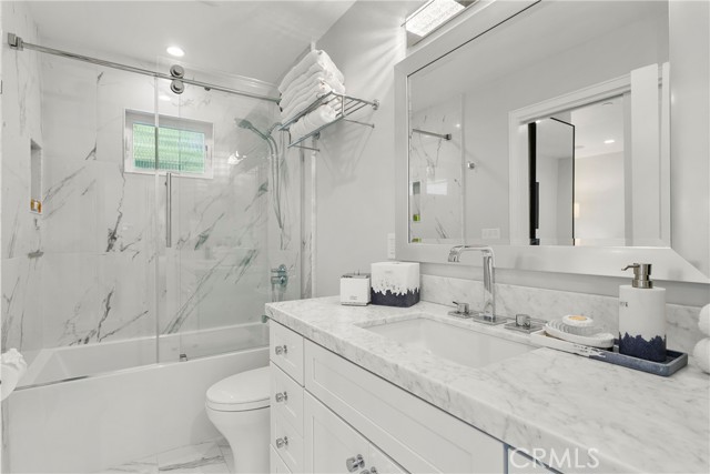 166 Fairview Street, Laguna Beach CA: https://media.crmls.org/medias/1c72dad7-d106-419b-af3e-b9b9e0e764a1.jpg