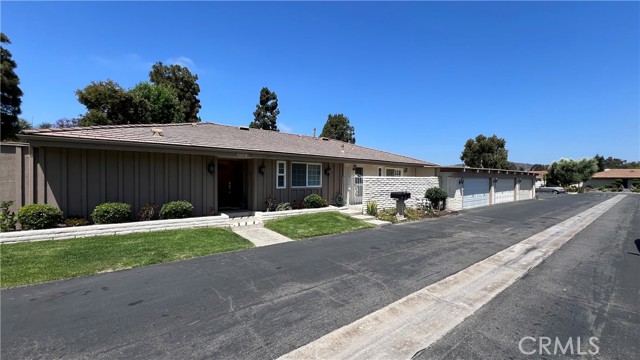 Front Image Thumbnail for CROC26025796