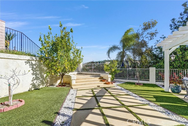 Detail Gallery Image 40 of 51 For 24541 Gardenstone Lane, West Hills,  CA 91307 - 3 Beds | 3 Baths