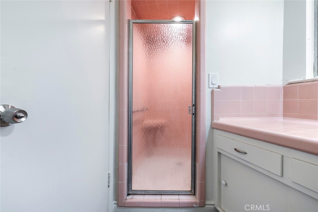https://media.crmls.org/medias/1c74492f-cd58-43e6-91ed-54e18a1f4d9b.jpg?preset=X-Large