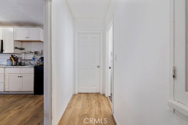 182 E McFarlane Street, Ventura CA: https://media.crmls.org/medias/1c752221-32f1-45c6-acee-36d4b69127ff.jpg