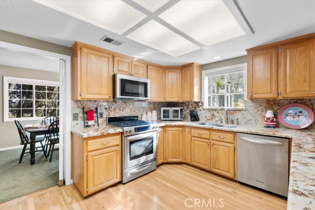 Detail Gallery Image 16 of 48 For 1764 Ash, Wrightwood,  CA 92397 - 4 Beds | 2/1 Baths