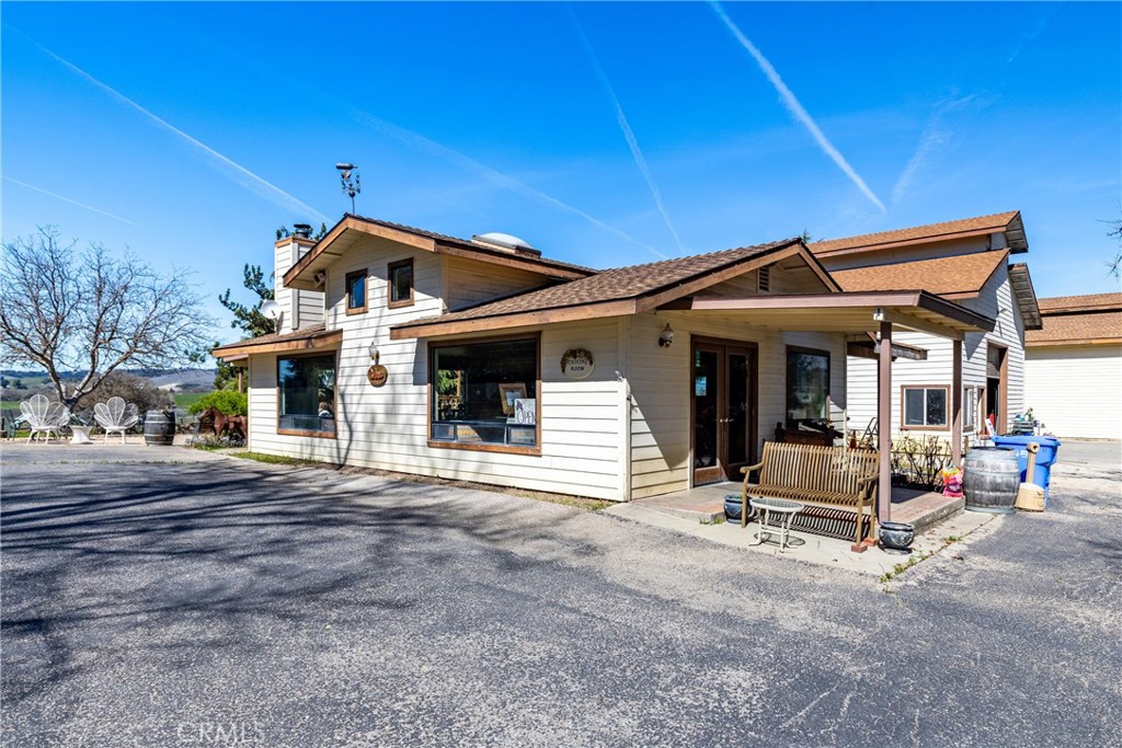 2023 Twelve Oaks Drive