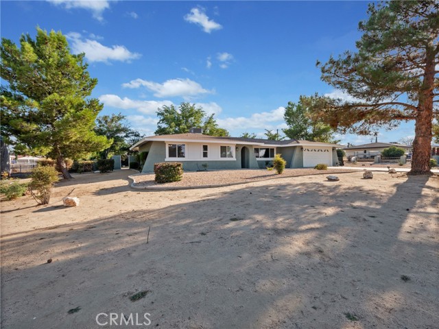 Image 3 for 19215 Kinai Rd, Apple Valley, CA 92307