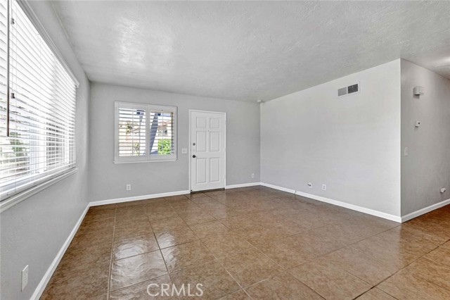 4736 Cielo Drive, Huntington Beach CA: https://media.crmls.org/medias/1c766825-b228-4723-aeac-6dc590fccae1.jpg