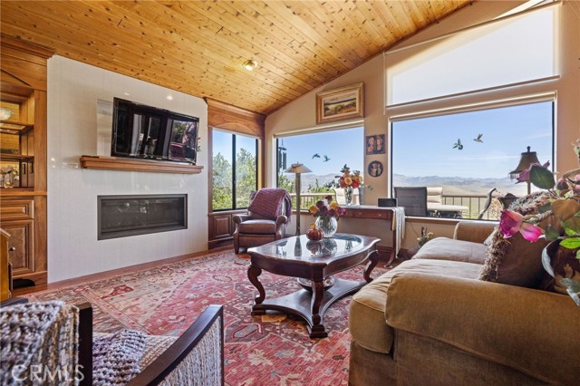 Detail Gallery Image 13 of 53 For 1760 Stuart St, Cambria,  CA 93428 - 3 Beds | 2 Baths