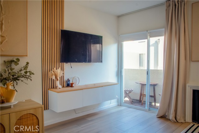 Detail Gallery Image 3 of 21 For 19350 Sherman Way #338,  Reseda,  CA 91335 - 2 Beds | 2 Baths