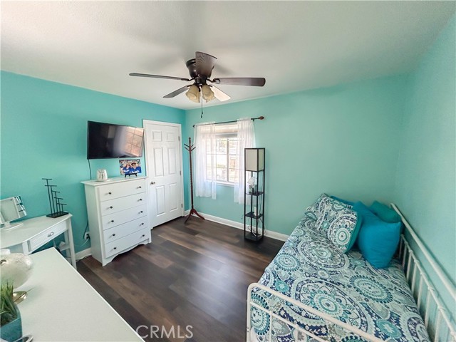 22500 Festividad, Saugus CA: https://media.crmls.org/medias/1c78dbae-3c31-4fcc-ba3e-899eae9f7636.jpg