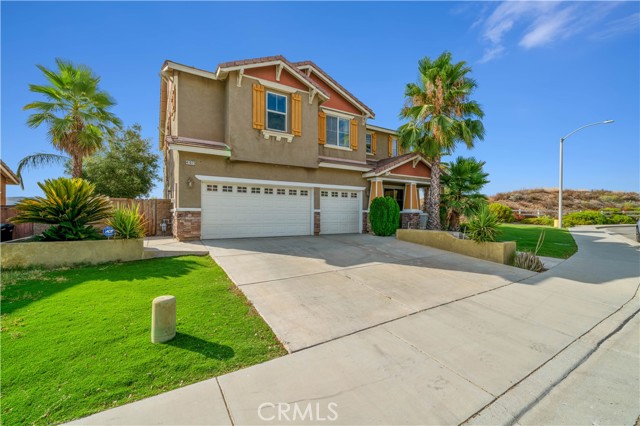 Detail Gallery Image 2 of 39 For 41075 Crimson Pillar Ln, Lake Elsinore,  CA 92532 - 4 Beds | 3 Baths