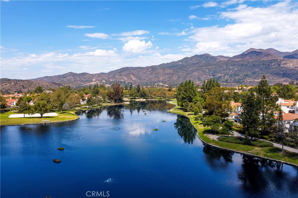 https://media.crmls.org/medias/1c79102b-8685-4e32-aae0-a8d3ae3e1231.jpg?preset=X-Large