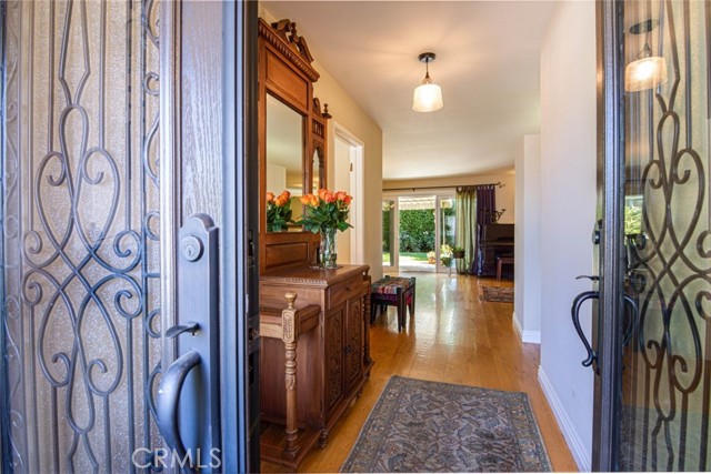 Detail Gallery Image 4 of 25 For 6706 Capistrano Ave, West Hills,  CA 91307 - 4 Beds | 2/1 Baths