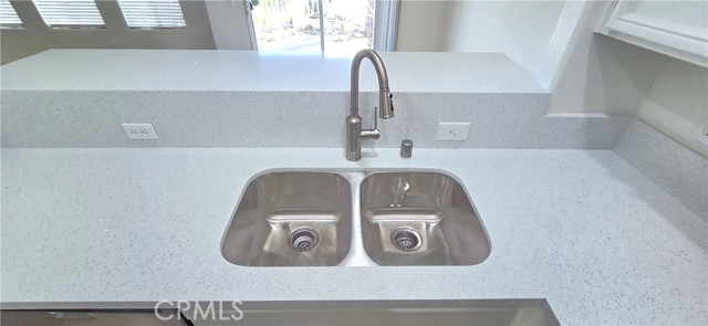 Detail Gallery Image 14 of 71 For 2110 Almeria St #106,  Corona,  CA 92879 - 3 Beds | 2/1 Baths